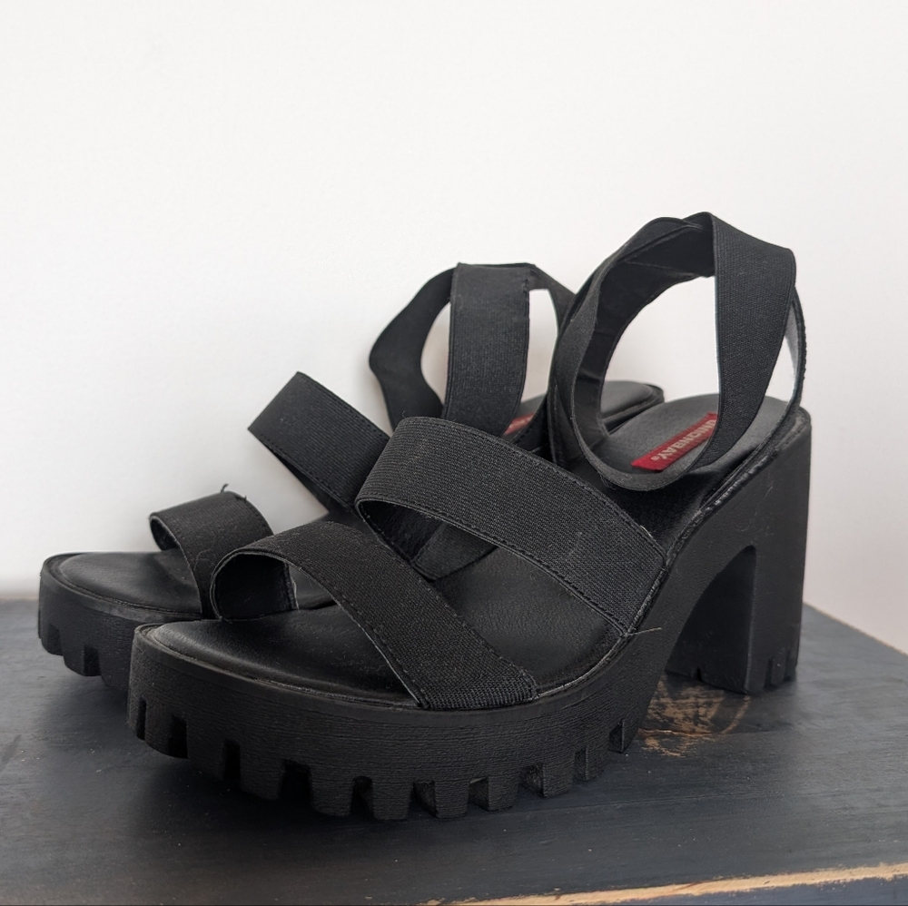 Black Strappy UnionBay Heels Size 9